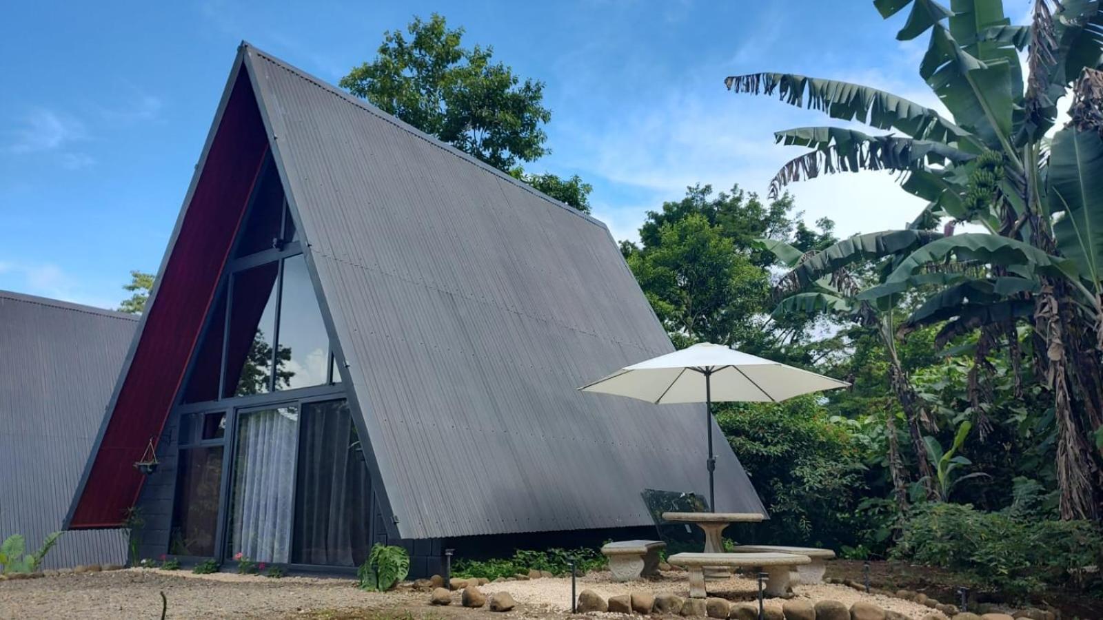 Yarumo Lodge, Rio Celeste Black Chalets Bijagua Zewnętrze zdjęcie