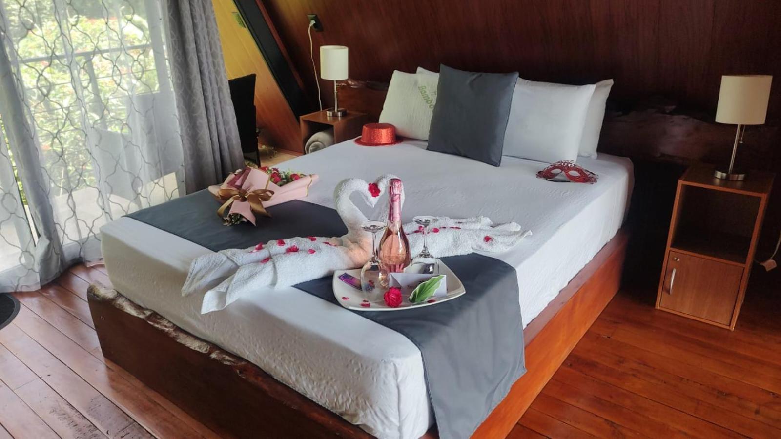Yarumo Lodge, Rio Celeste Black Chalets Bijagua Zewnętrze zdjęcie