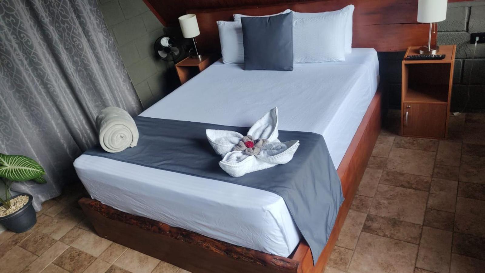Yarumo Lodge, Rio Celeste Black Chalets Bijagua Zewnętrze zdjęcie