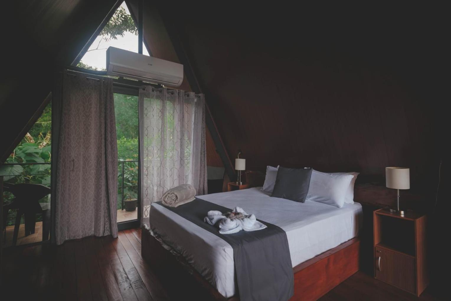 Yarumo Lodge, Rio Celeste Black Chalets Bijagua Zewnętrze zdjęcie